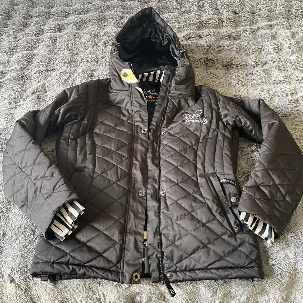 Black Waterproof Quilted Snowboard Jacket Size Medium